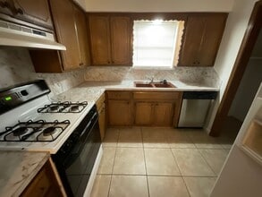 4020 Dentwood Terrace in Del City, OK - Foto de edificio - Building Photo