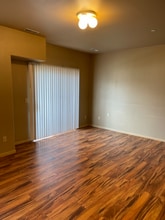 404 S Johnson St in Iowa City, IA - Building Photo - Building Photo