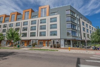 The View at Wash Park in Denver, CO - Foto de edificio - Building Photo