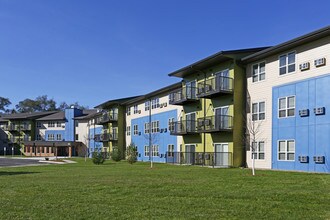 Eastside 1256 in St. Paul, MN - Foto de edificio - Building Photo