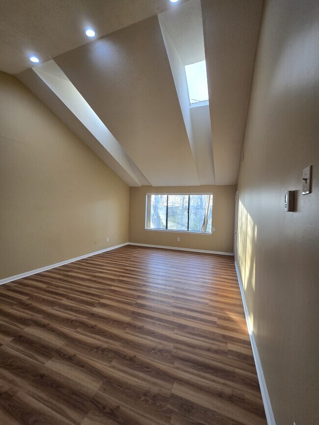 463 Whalley Ave, Unit L in New Haven, CT - Foto de edificio - Building Photo