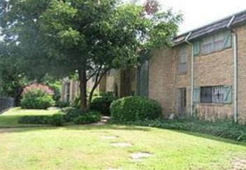 Castillian in Dallas, TX - Building Photo