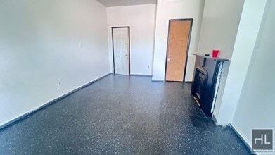 444 Halsey St, Unit 2 in Brooklyn, NY - Foto de edificio - Building Photo