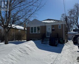 69 McAllister Rd in Toronto, ON - Building Photo