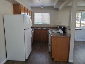 2951 Robert Ct in Redding, CA - Building Photo - Building Photo