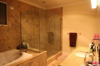 108 S El Molino Ave, Unit #108 in Pasadena, CA - Building Photo - Building Photo