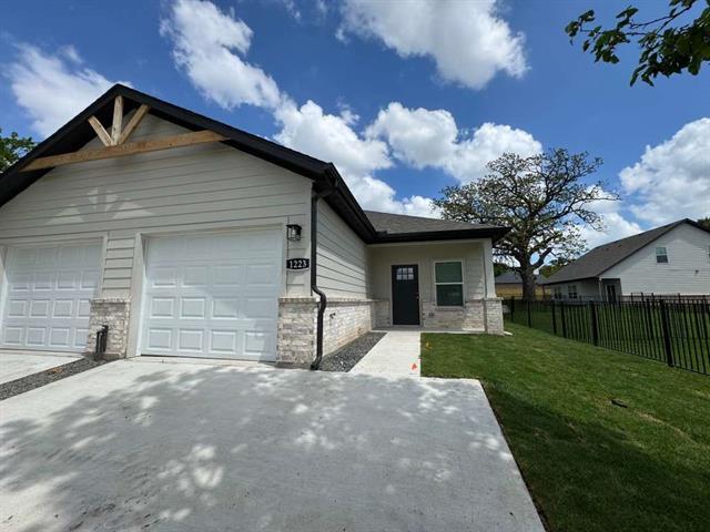 1223 S Austin St in Sherman, TX - Building Photo