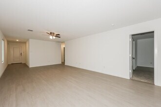 1600 Limpkin Dr, Unit 1309-A in Fort Worth, TX - Foto de edificio - Building Photo