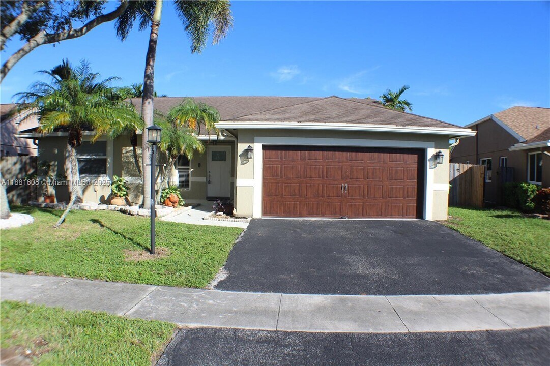 1321 SW 151st Terrace in Sunrise, FL - Building Photo