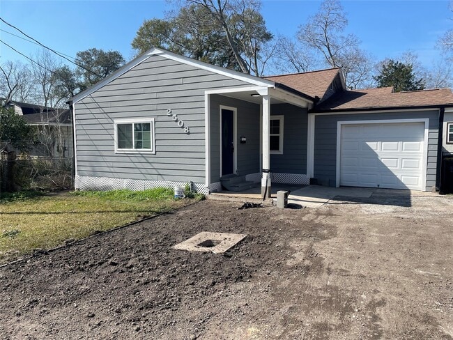 2508 S Texas Ave in Pearland, TX - Building Photo - Building Photo