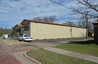 Centerpoint in Lubbock, TX - Foto de edificio - Building Photo