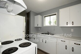 1744 Spruce St in Prince George, BC - Building Photo - Building Photo