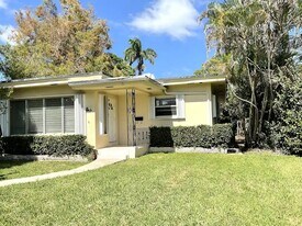 1324 Fillmore St in Hollywood, FL - Building Photo