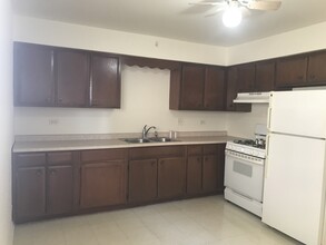 8616 47th St, Unit 1N in Lyons, IL - Building Photo - Building Photo