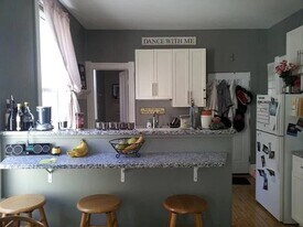 2711 N Magnolia Ave in Chicago, IL - Building Photo