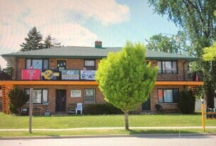 2032 S Oneida St, Unit 1 in Green Bay, WI - Building Photo