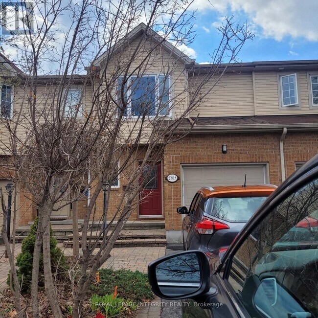 238 Claridge Dr in Ottawa, ON - Building Photo - Building Photo