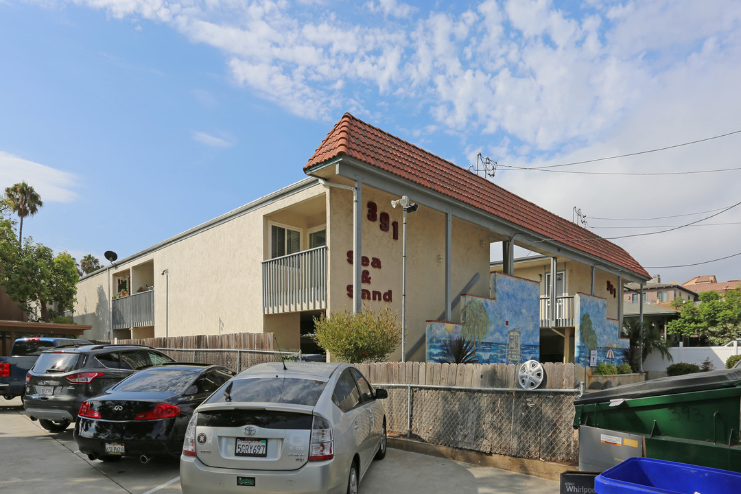 391 Oak Ave in Carlsbad, CA - Building Photo