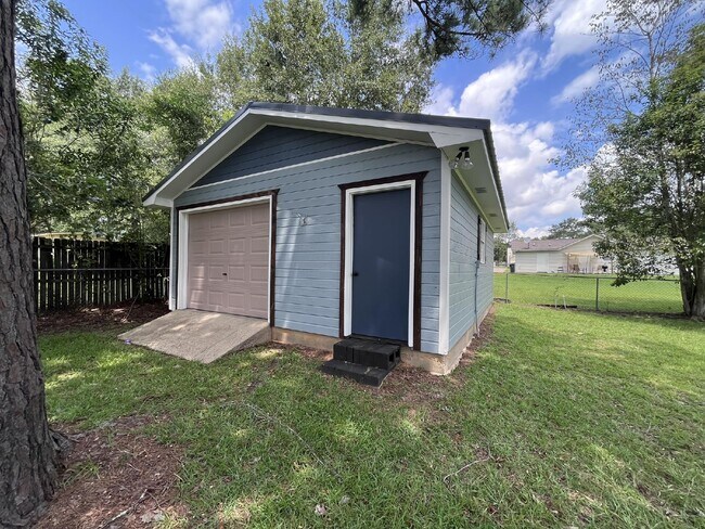 2211 Shannondoah Dr in Dothan, AL - Building Photo - Building Photo