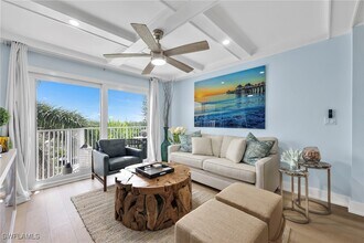 1300 Gulf Shore Blvd N in Naples, FL - Building Photo - Building Photo