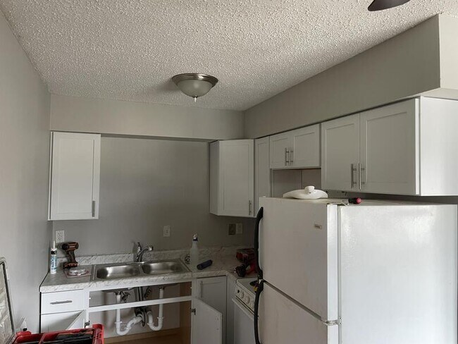 325 Clymer Rd in Hiawatha, IA - Building Photo - Building Photo
