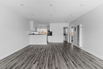 241 Bonito Ave in Long Beach, CA - Building Photo - Building Photo