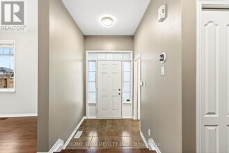 104 Eye Bright Crescent in Ottawa, ON - Building Photo - Building Photo