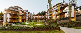 Royce in White Rock, BC - Building Photo