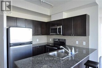 3525 Kariya Dr in Mississauga, ON - Building Photo - Building Photo