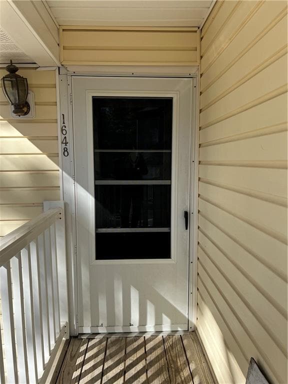 property at 1648 Raleigh Cir