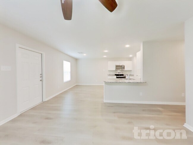 10122 Cerritos dr, Unit C in Cut And Shoot, TX - Building Photo - Building Photo