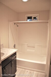 203 E Seventh St photo'