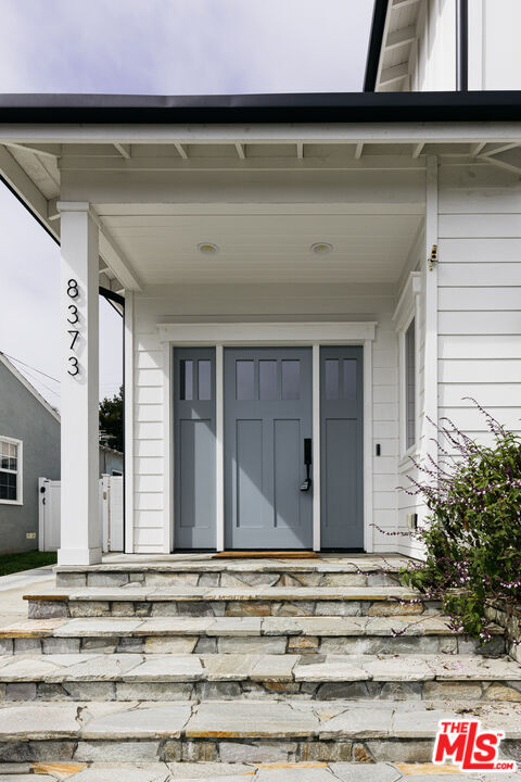 8373 Westlawn Ave in Los Angeles, CA - Building Photo - Building Photo