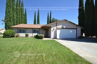 318 W Tenth Pl in Beaumont, CA - Building Photo