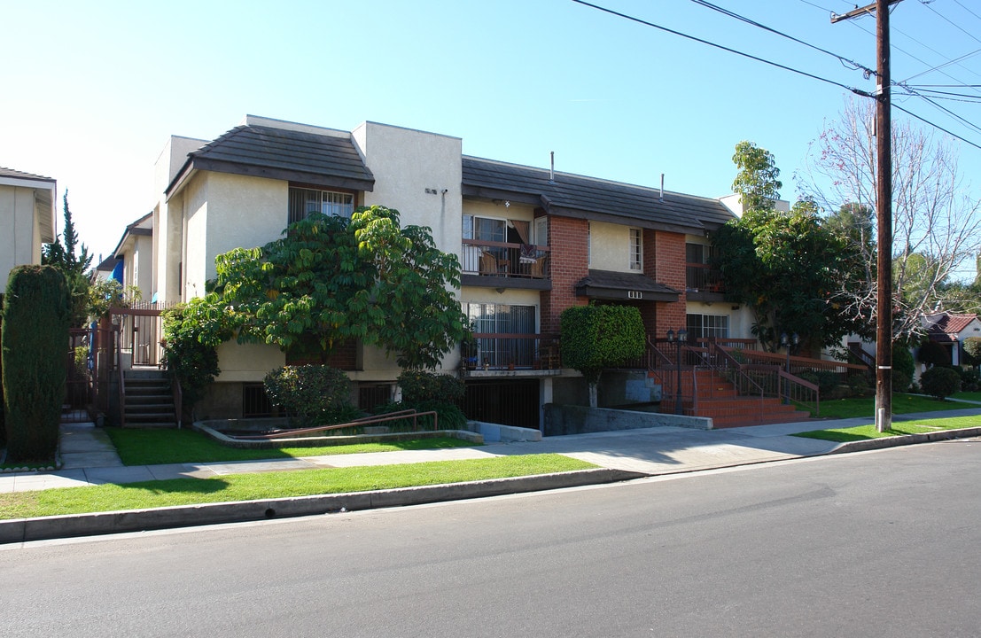 604 E Maple St in Glendale, CA - Building Photo