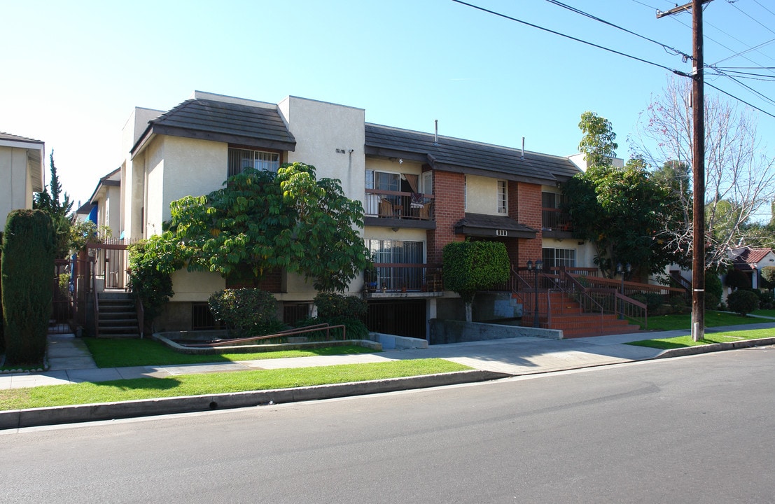 604 E Maple St in Glendale, CA - Foto de edificio