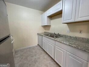 5849 Eagles Crossing Ln in Riverdale, GA - Building Photo - Building Photo