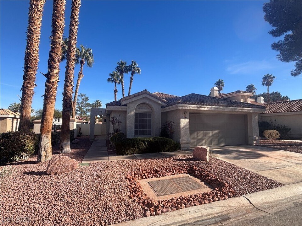 2544 Golden Sands Dr in Las Vegas, NV - Building Photo