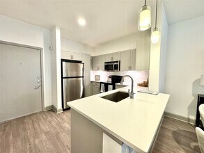 3333 Weslayan St in Houston, TX - Building Photo - Building Photo