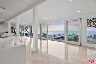 1115 Palos Verdes Dr W in Palos Verdes Estates, CA - Building Photo - Building Photo