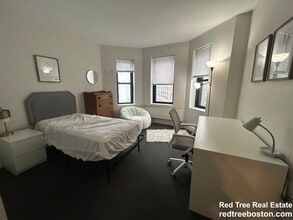 822 Beacon St, Unit 5D in Boston, MA - Building Photo - Building Photo