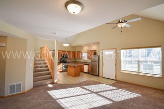 15317 Townsend Ave in Urbandale, IA - Building Photo - Building Photo