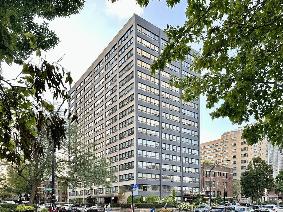 4180 N Marine Dr in Chicago, IL - Building Photo
