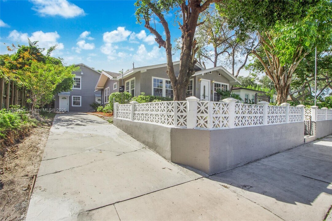 38 NE 50th Terrace in Miami, FL - Building Photo