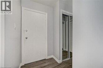 280 Sydney St S in Kitchener, ON - Building Photo - Building Photo