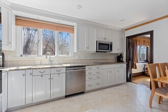 10 Stonewood Dr in Newton, MA - Building Photo - Building Photo