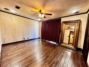 500 E Riverside Dr in Austin, TX - Foto de edificio - Building Photo