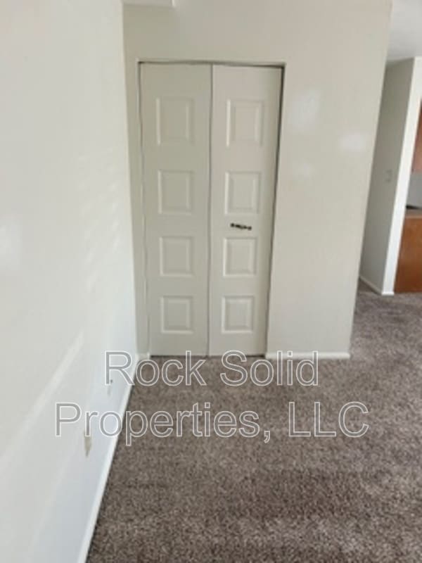 1008 E Jefferson Rd in Cheyenne, WY - Building Photo - Building Photo