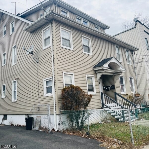 23 Cleremont Ave-Unit -3 in Irvington, NJ - Building Photo