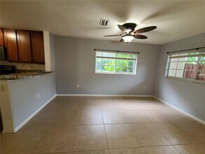 3071 Riverside Dr in Coral Springs, FL - Building Photo - Building Photo